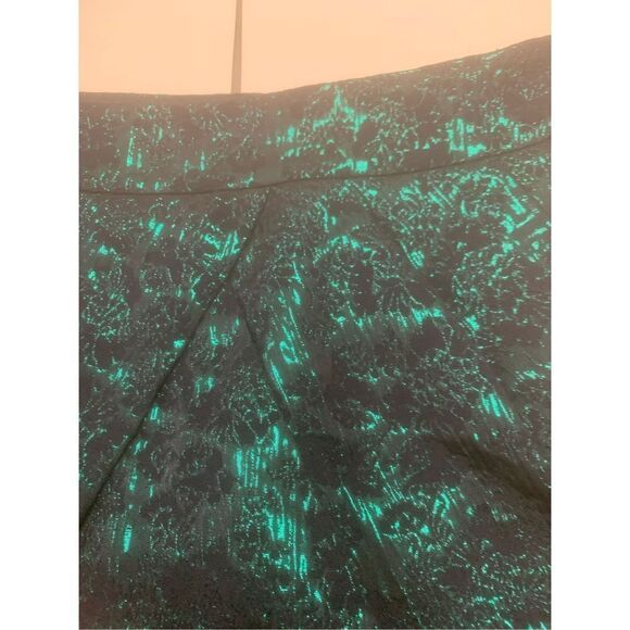 F21 Metallic Green Tulip Skirt - Picture 3 of 5